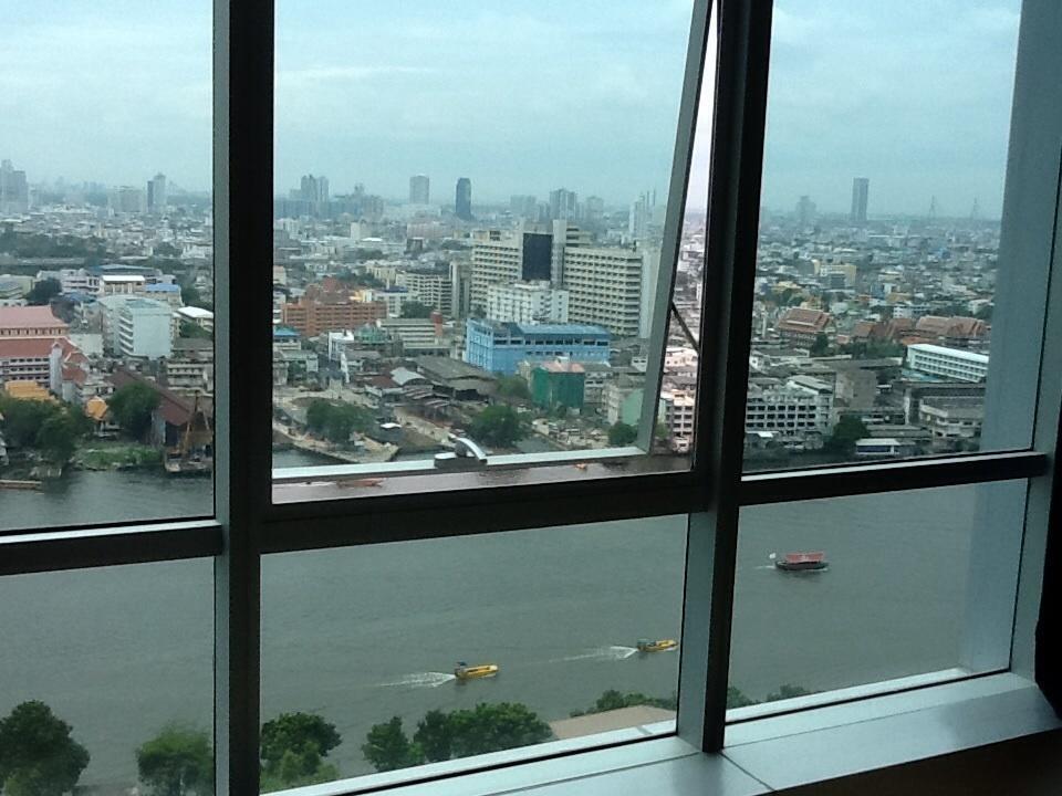 Baan Sathorn Riverfront Банкок Екстериор снимка